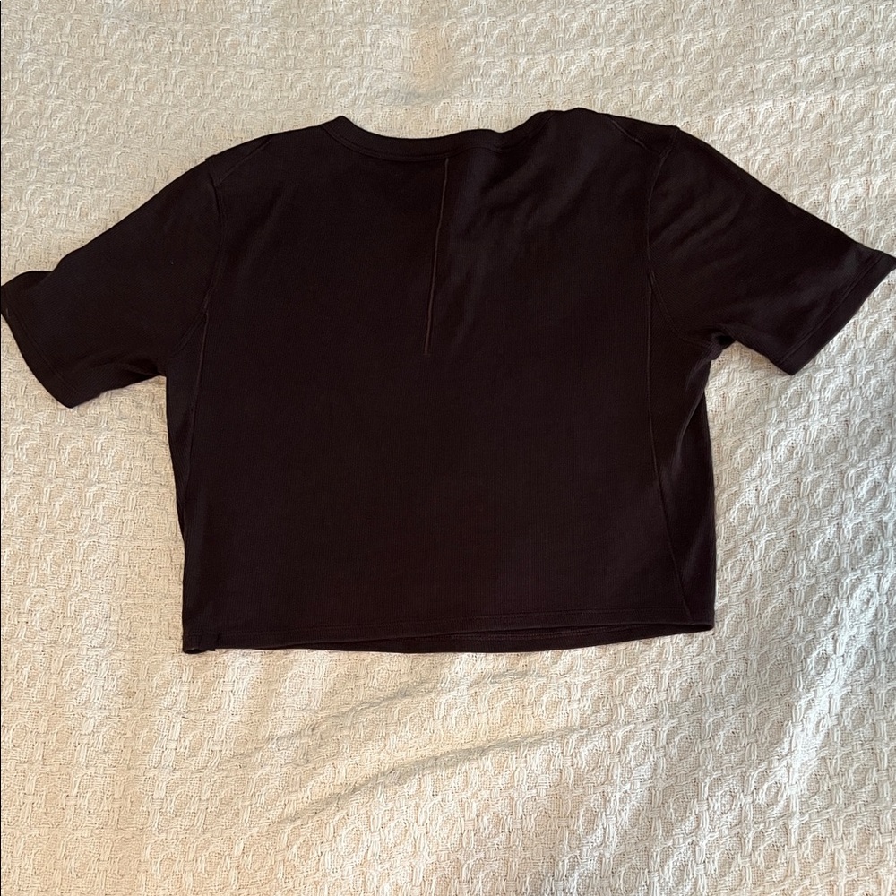 Lululemon Ribbed slightly cropped tee - Picture 2 of 4